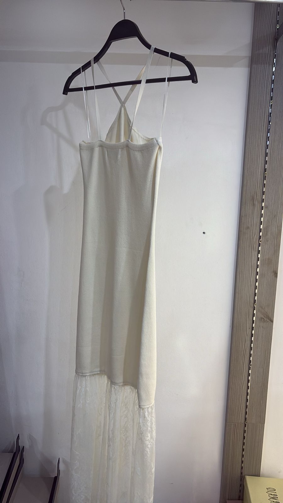 White M GRG-03245