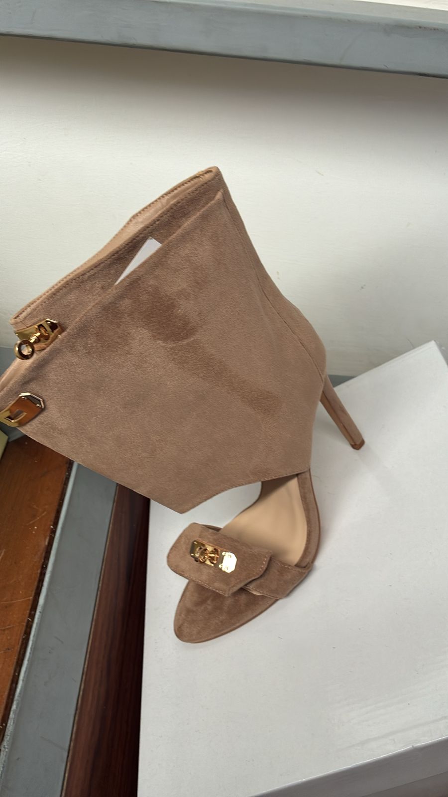 Shoes 38 - GRG-03596