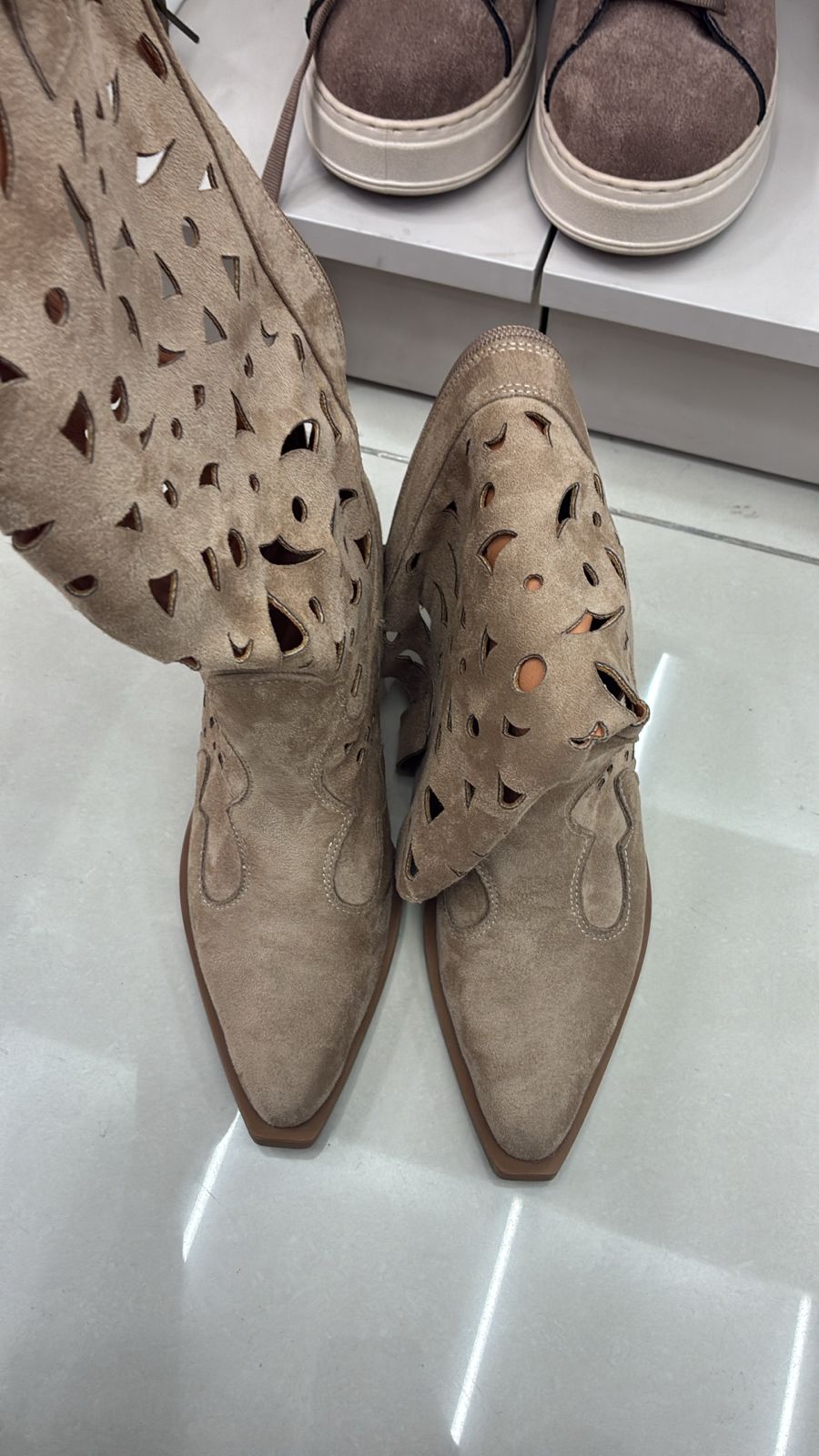Shoes 38 - GRG-03719