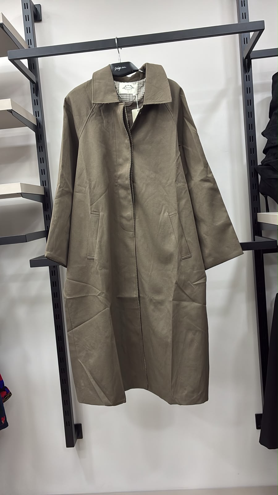IT26-1773 IT trench 16076 TAUPE