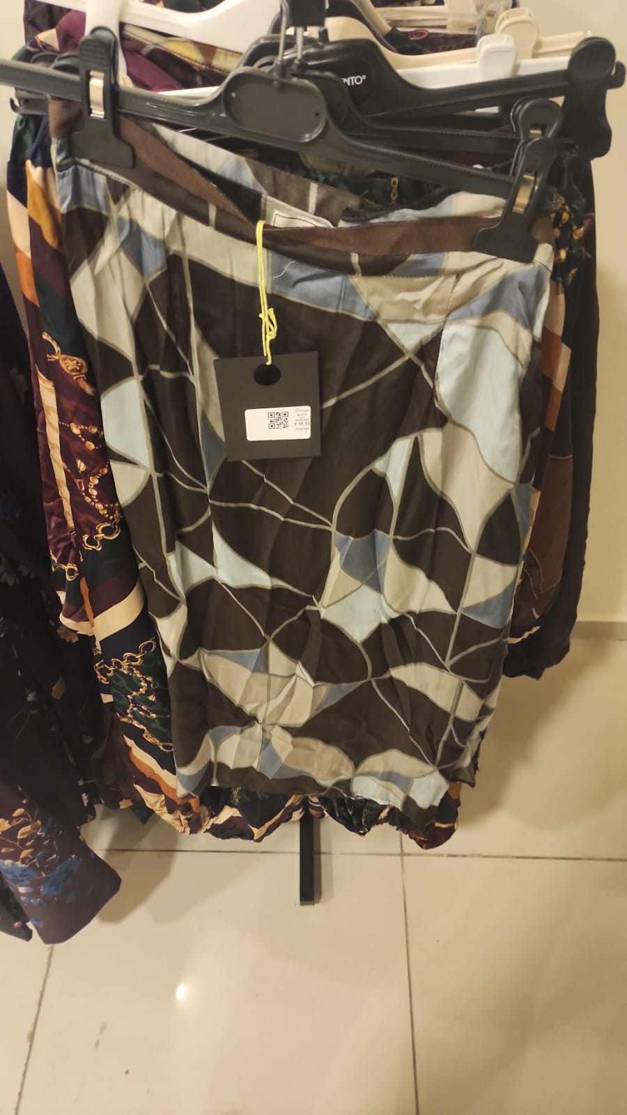 IT26-1885 IT skirt G04197