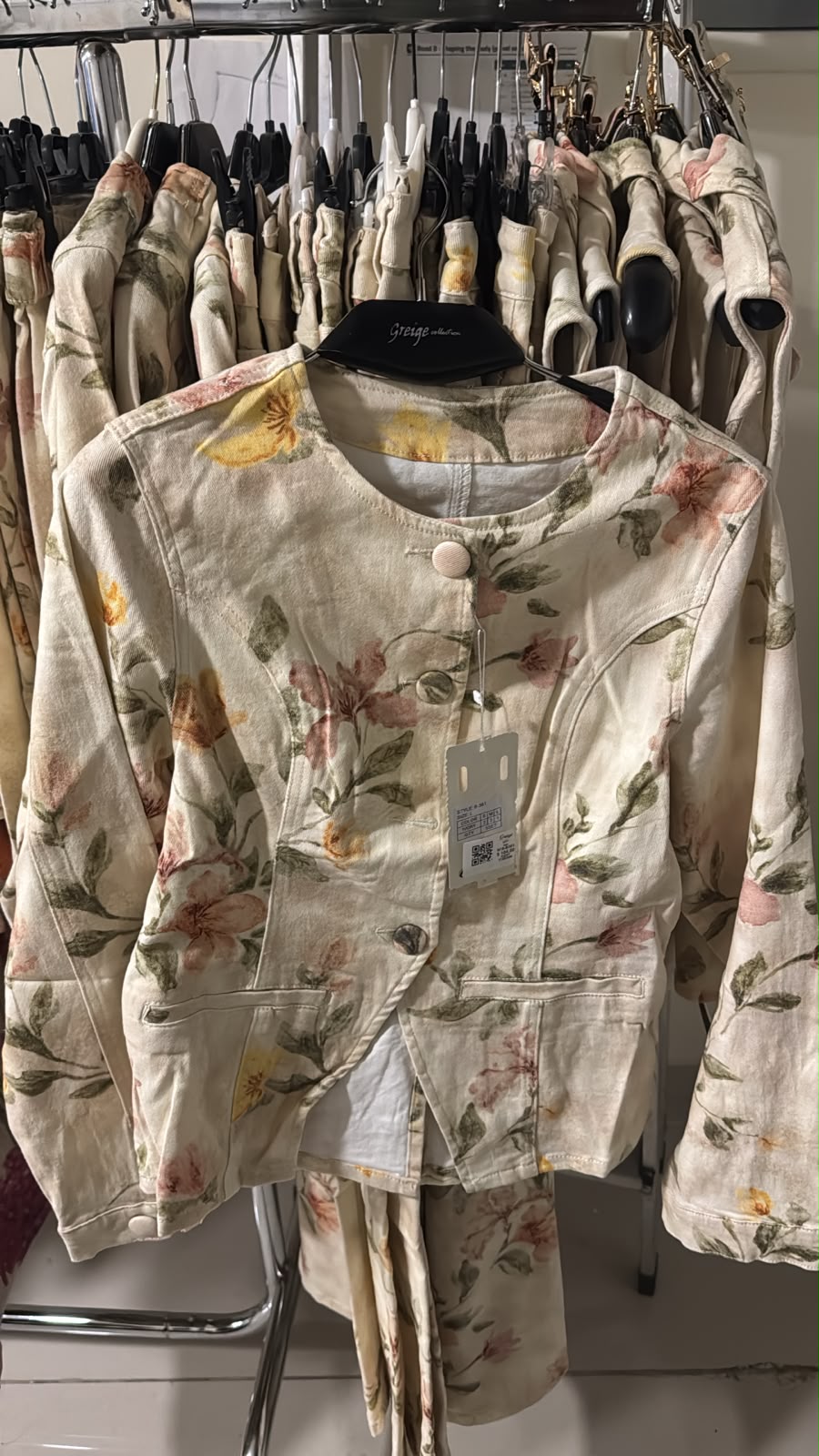 IT26-2599 IT item N19-B361 IVORY