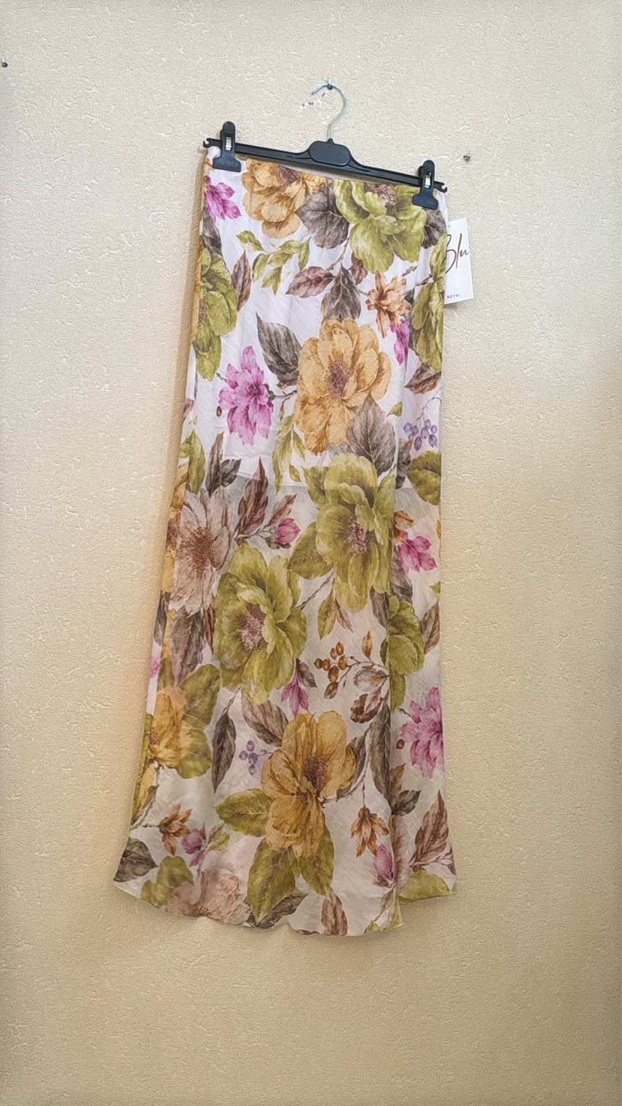IT26-JUN-SH0171 Skirt (H5099-Q72)