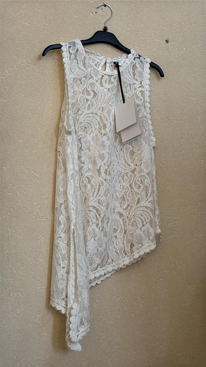 IT26-JUN-SH0279 Top (LD5700)