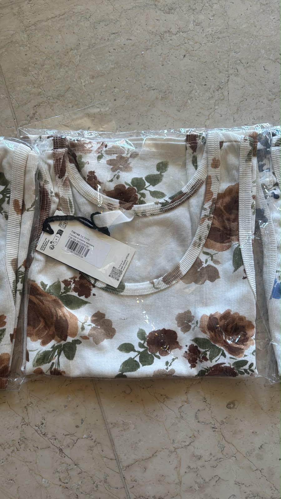IT26-JUN-SH0367 Top (726198U)