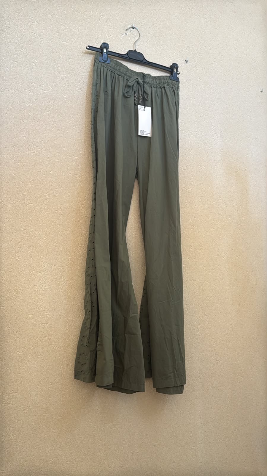 IT26-JUN-SH0519 Trousers (826276)