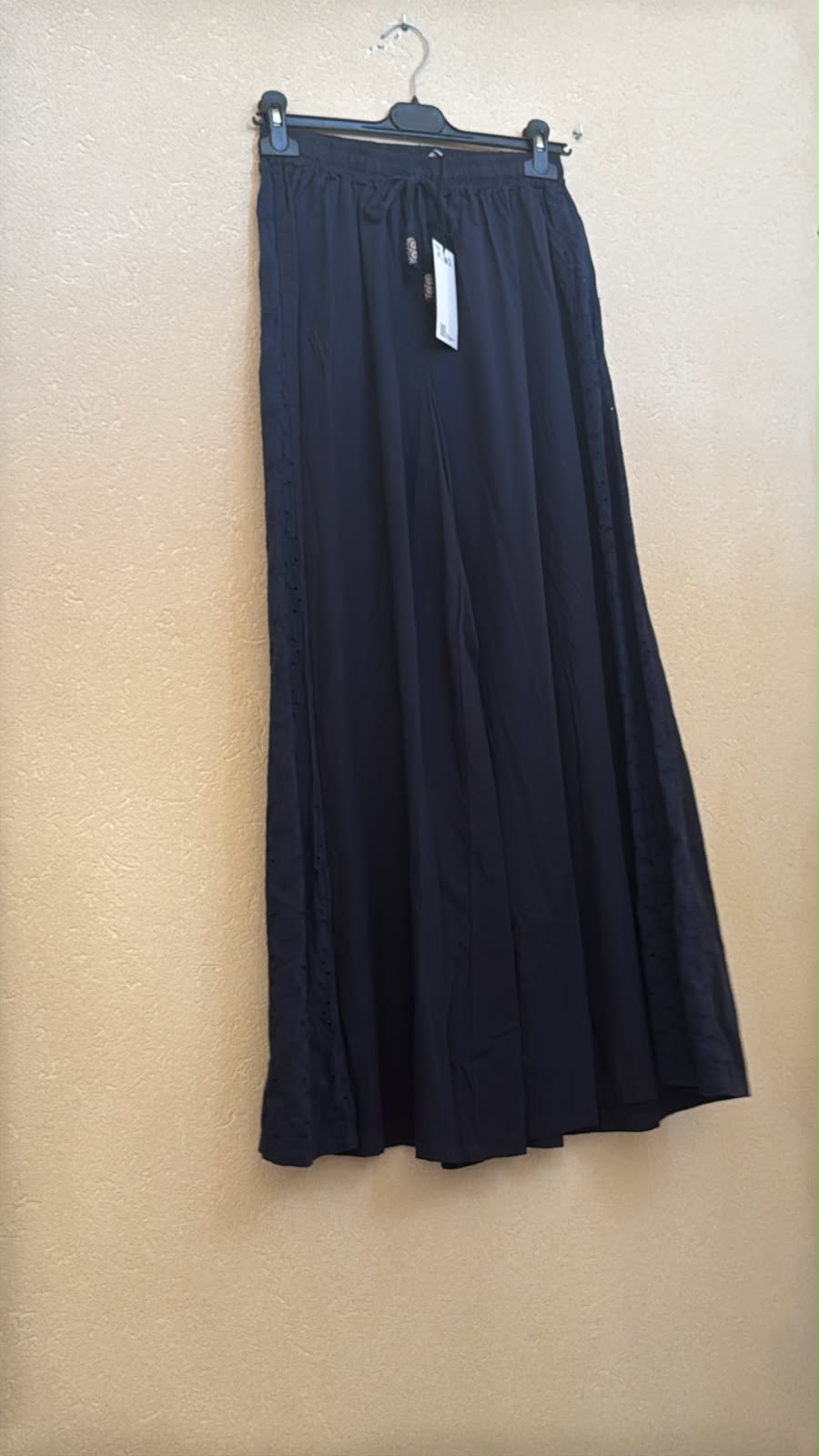 IT26-JUN-SH0525 Trousers (826276)
