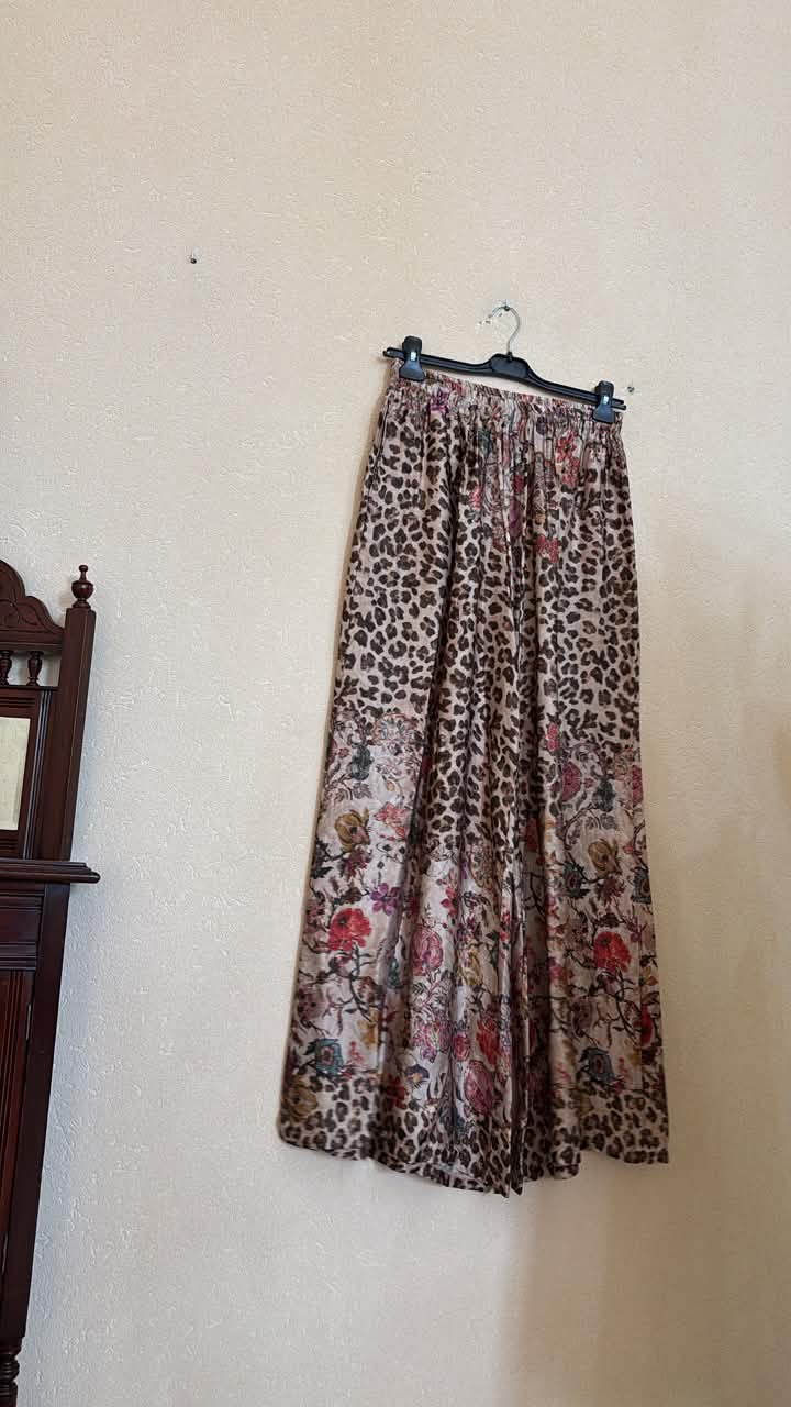 IT26-JUN-SH0550 Apparel Item - Brown (LIN-G1780-TOTEM)