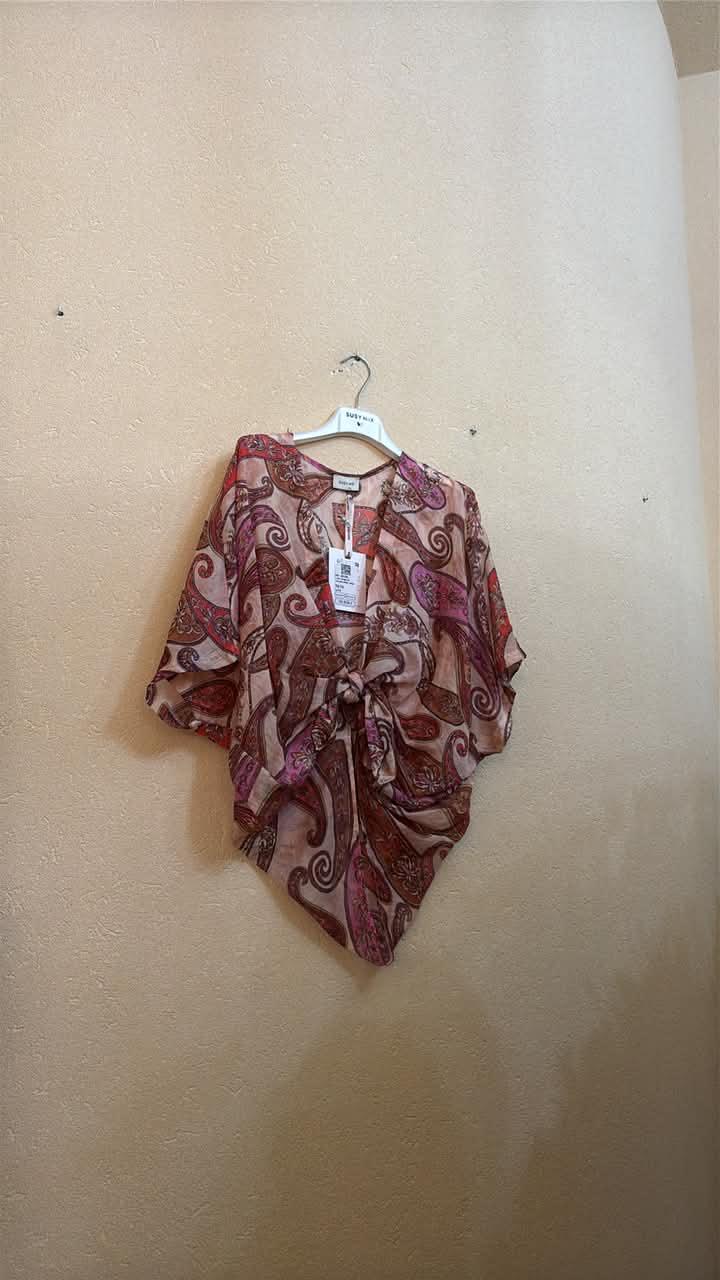 IT26-JUN-SH1077 Top - Latte (S327403-1)