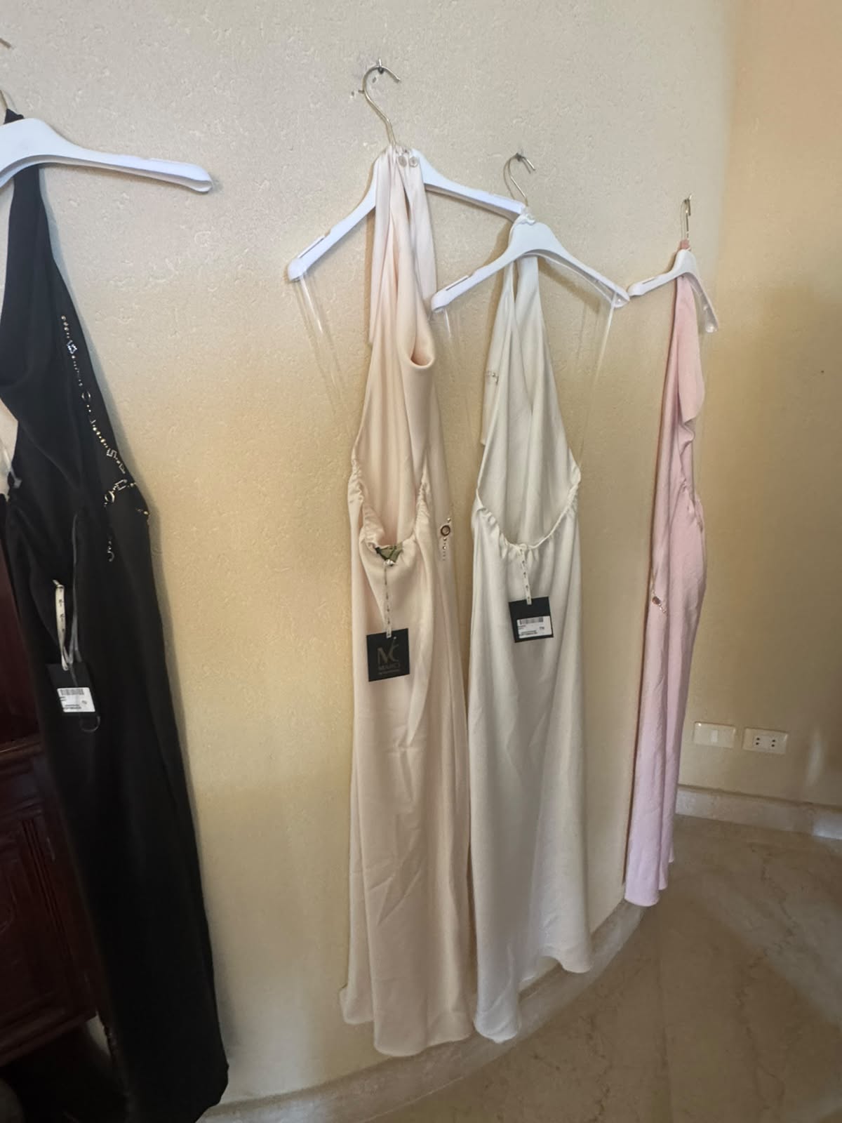 IT26-JUN-SH5000 Dress - Black (Gil Santucci)