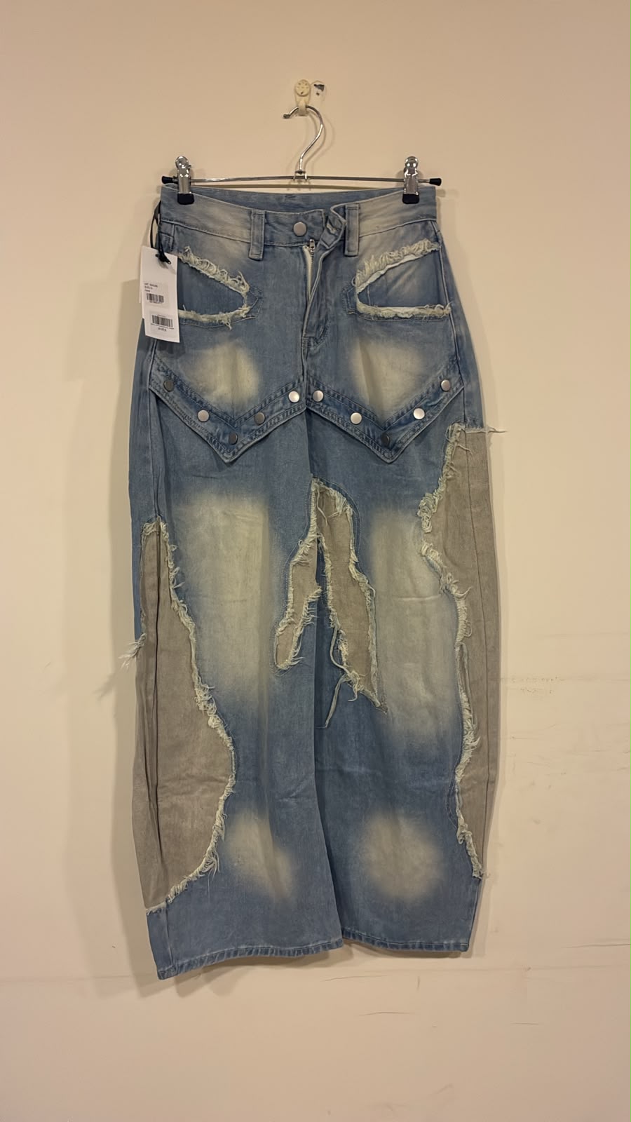 IT26-JUN-SH5205 Jeans
